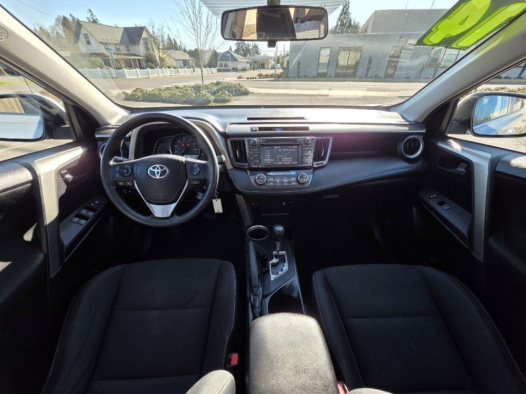 Toyota RAV4 AWD 4dr XLE (Natl) 2014