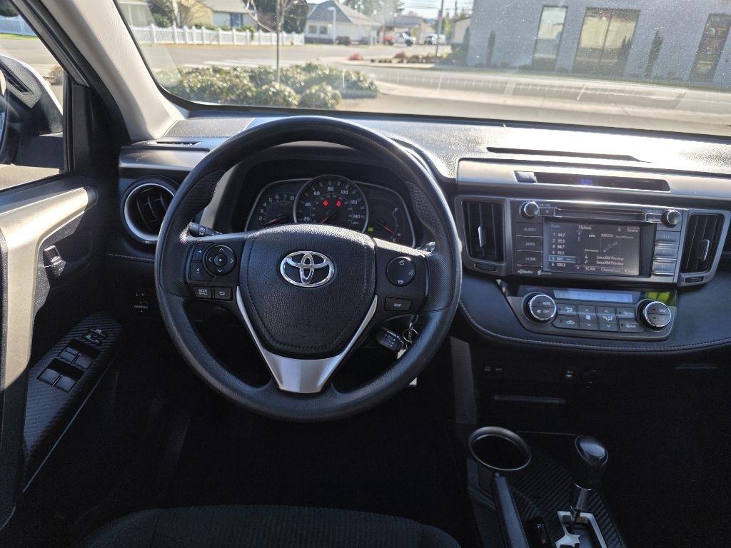 Toyota RAV4 AWD 4dr XLE (Natl) 2014