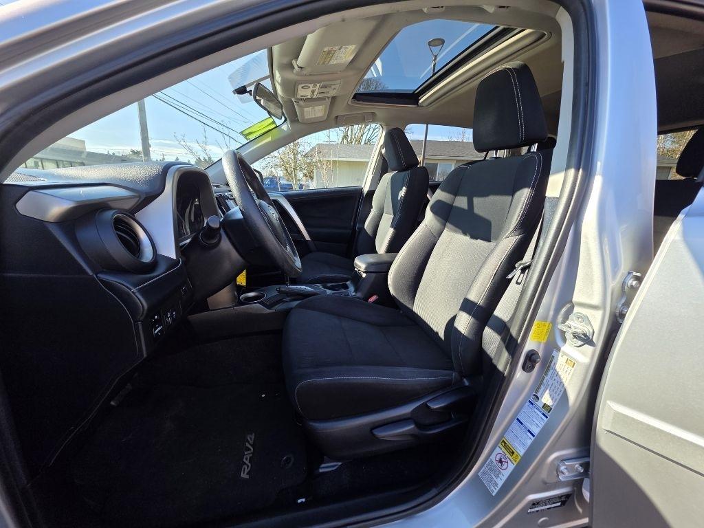 Toyota RAV4 AWD 4dr XLE (Natl) 2014