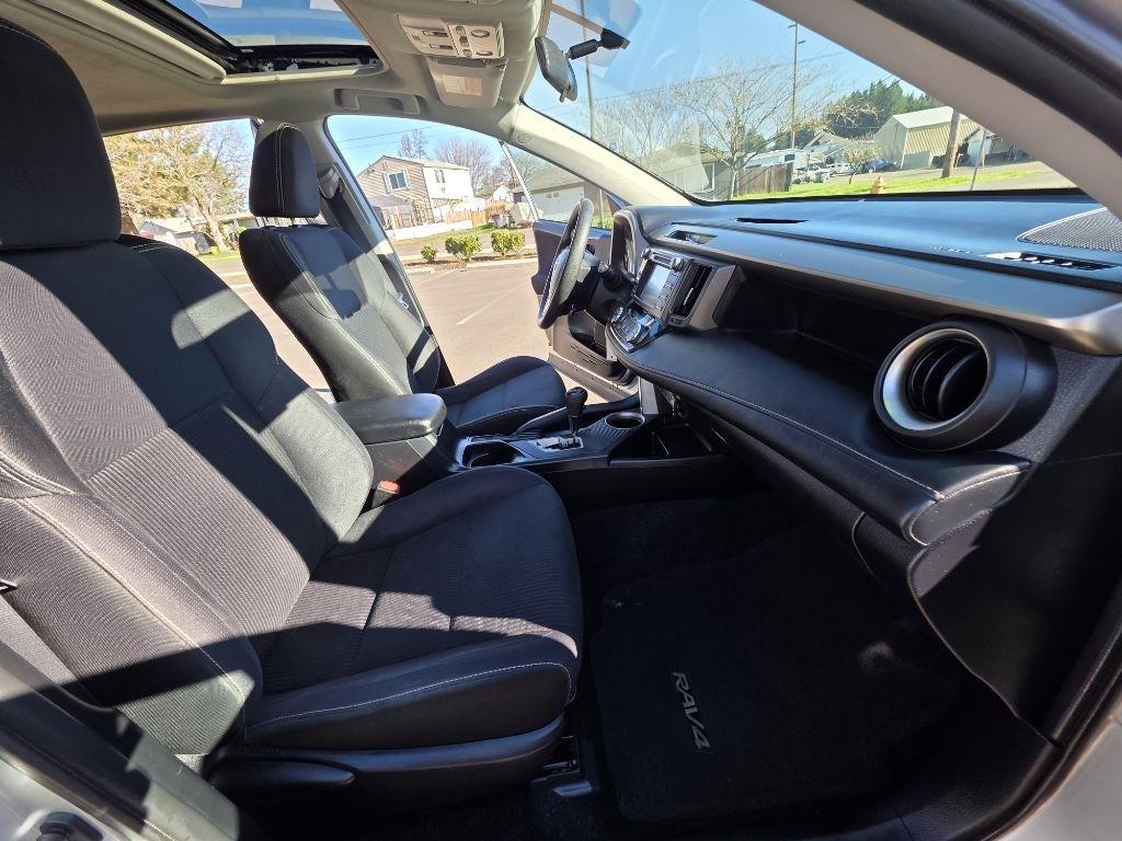 Toyota RAV4 AWD 4dr XLE (Natl) 2014