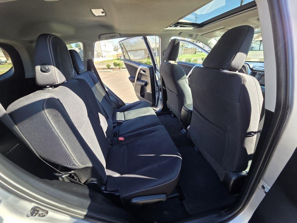 Toyota RAV4 AWD 4dr XLE (Natl) 2014