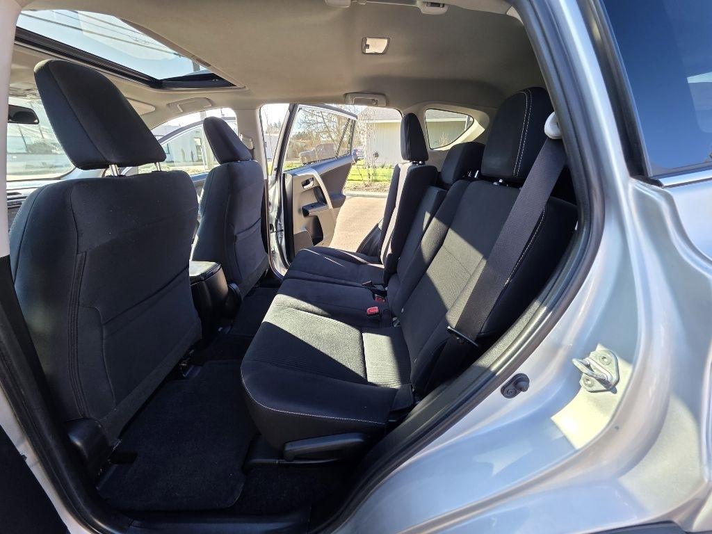 Toyota RAV4 AWD 4dr XLE (Natl) 2014