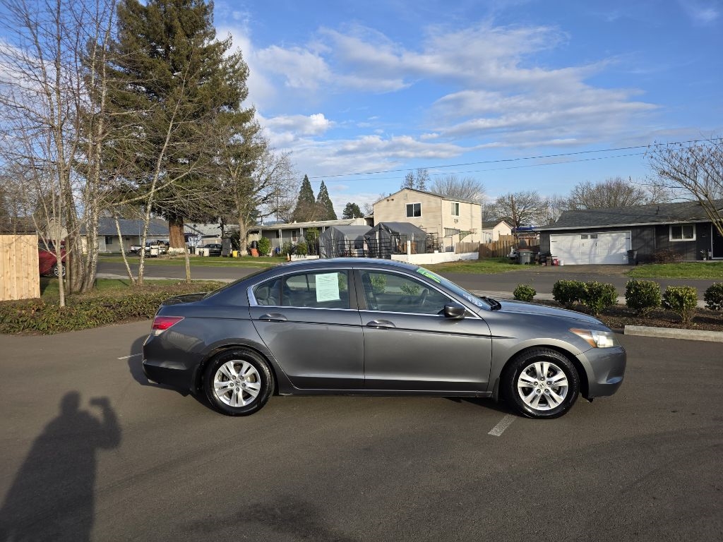 Honda Accord 4dr I4 Auto LX-P 2009