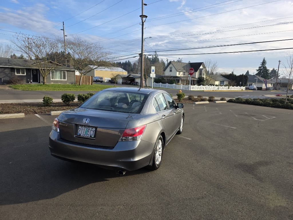 Honda Accord 4dr I4 Auto LX-P 2009