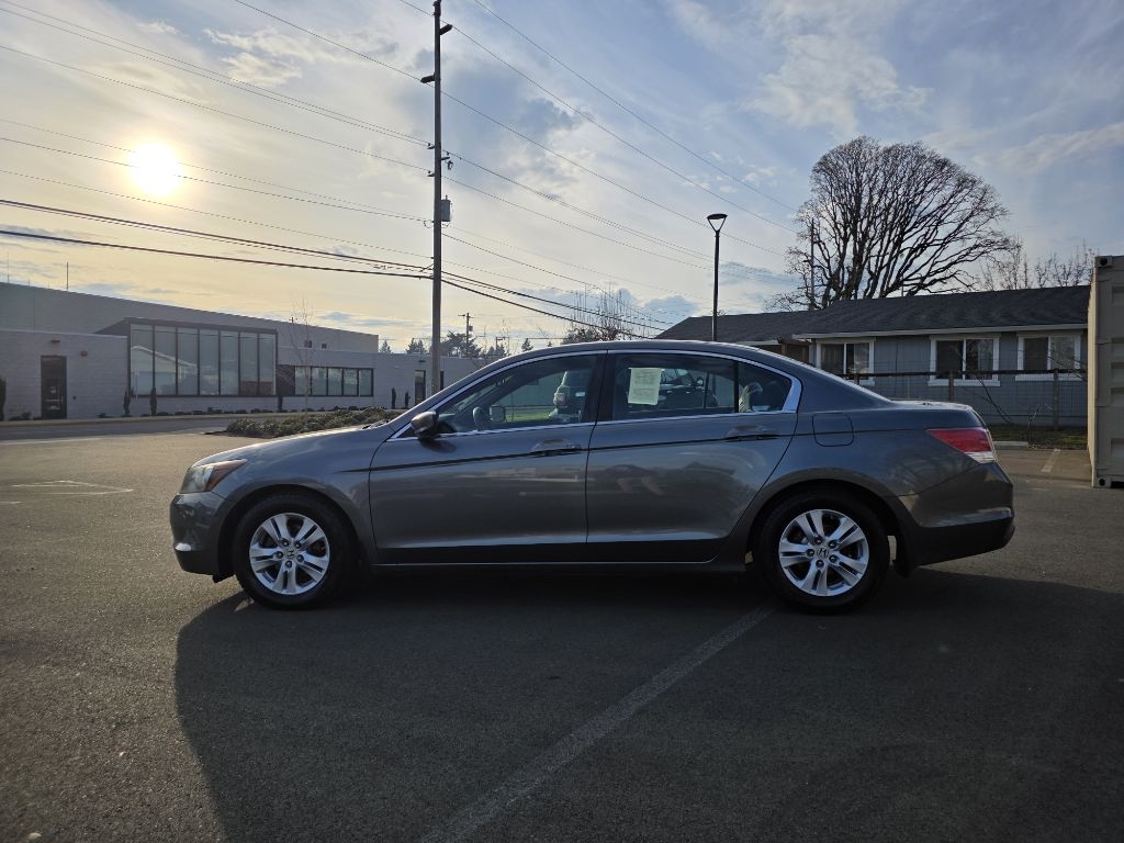 Honda Accord 4dr I4 Auto LX-P 2009