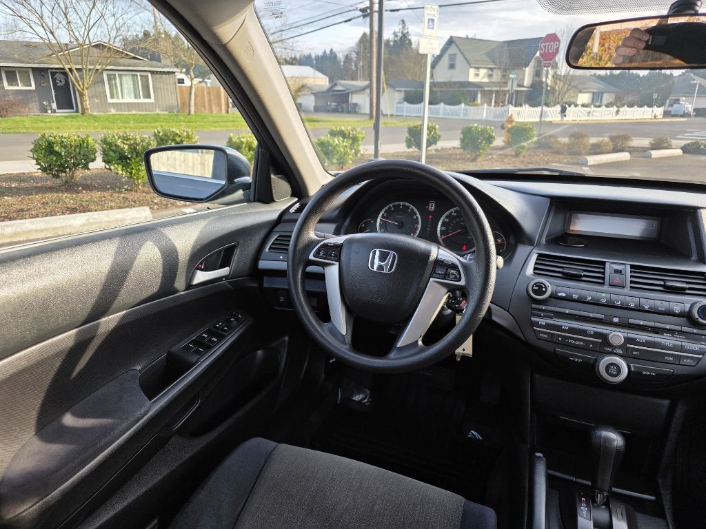 Honda Accord 4dr I4 Auto LX-P 2009