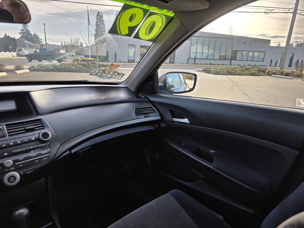 Honda Accord 4dr I4 Auto LX-P 2009