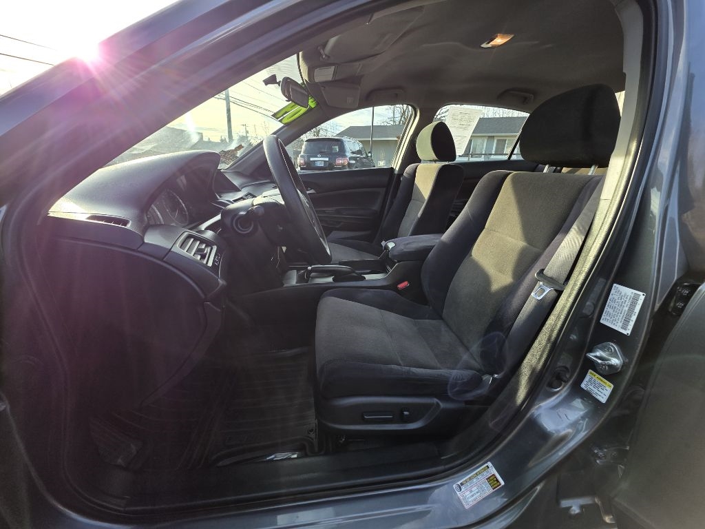 Honda Accord 4dr I4 Auto LX-P 2009