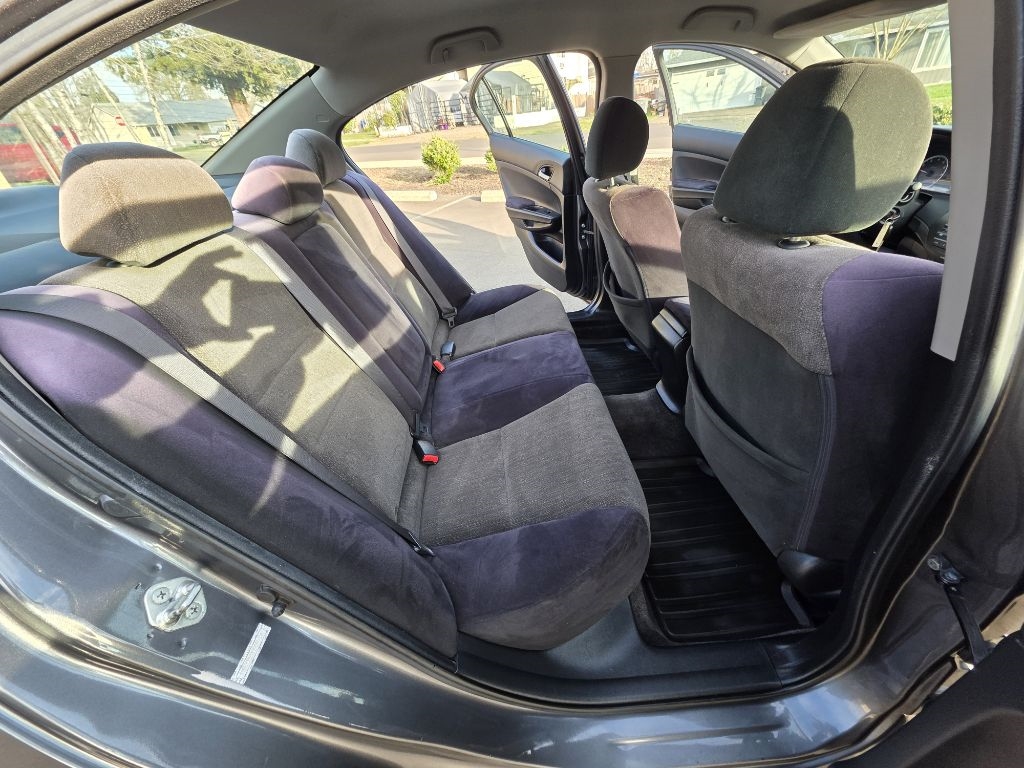 Honda Accord 4dr I4 Auto LX-P 2009