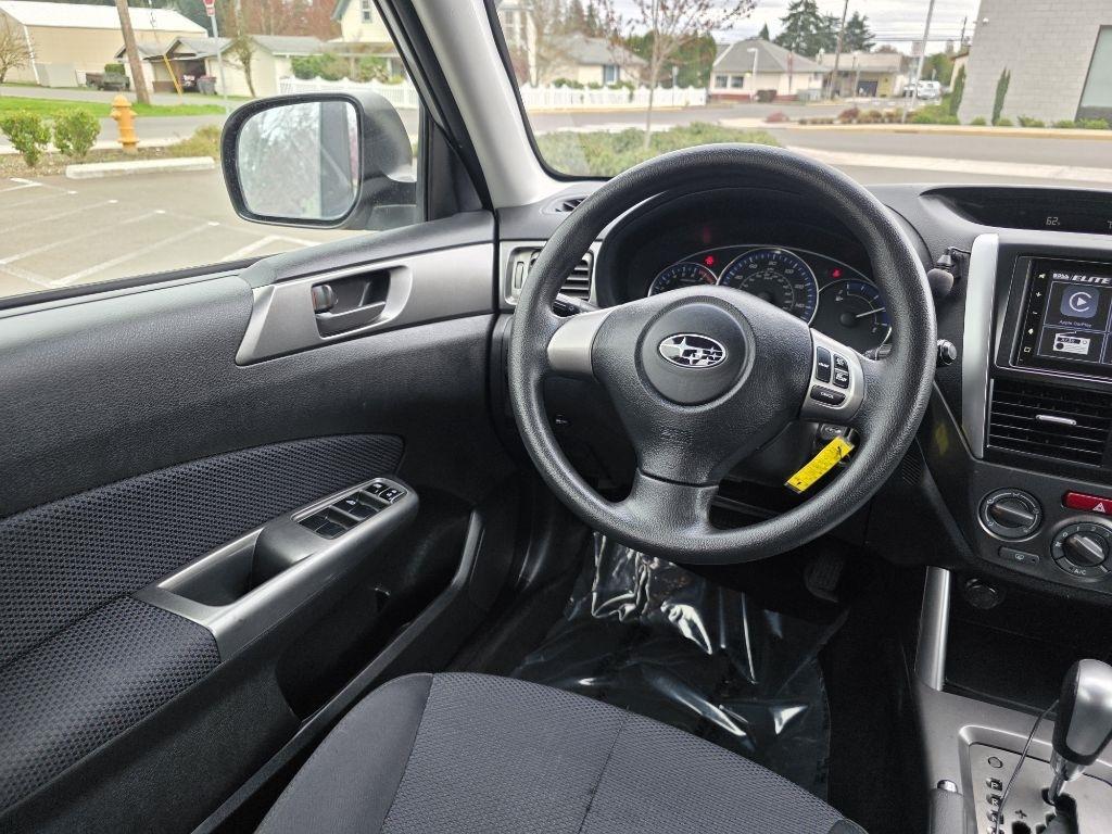 Subaru Forester 4dr Auto 2.5X w/Alloy Wheel Value Pkg 2011