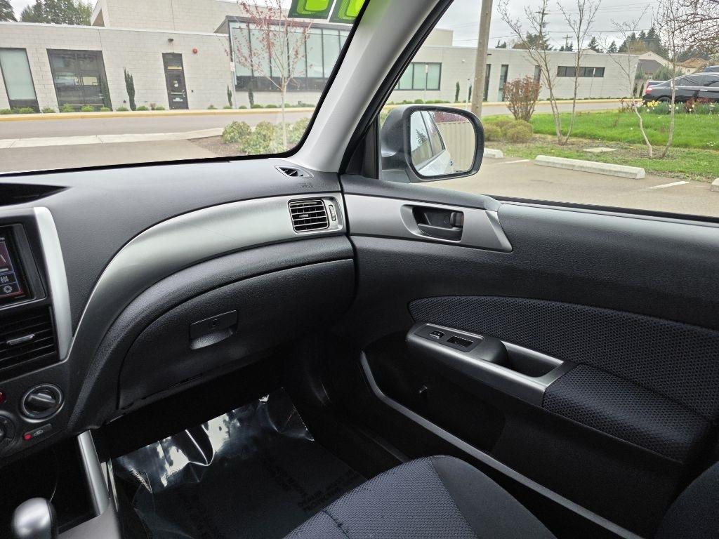 Subaru Forester 4dr Auto 2.5X w/Alloy Wheel Value Pkg 2011