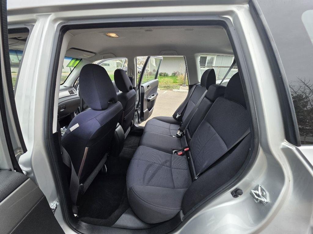 Subaru Forester 4dr Auto 2.5X w/Alloy Wheel Value Pkg 2011