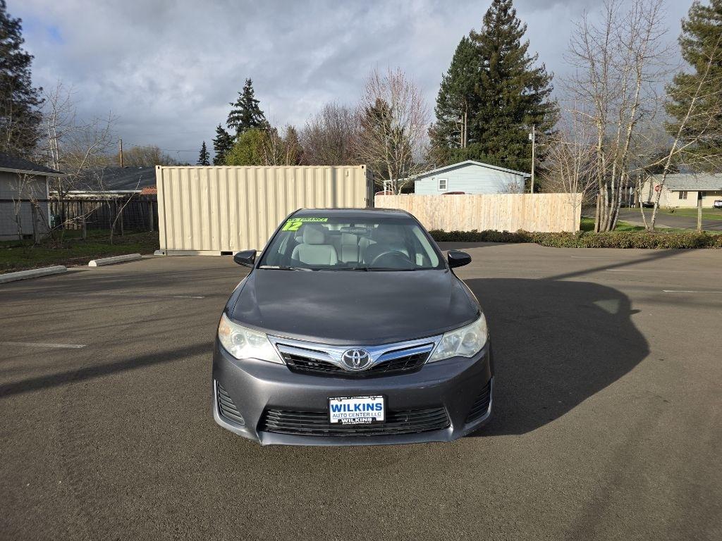 Toyota Camry 4dr Sdn I4 Auto LE (Natl) 2012