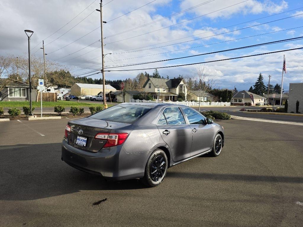 Toyota Camry 4dr Sdn I4 Auto LE (Natl) 2012