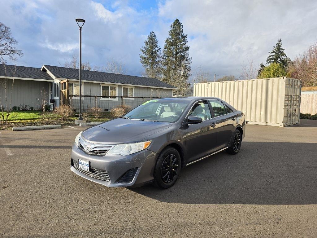 Toyota Camry 4dr Sdn I4 Auto LE (Natl) 2012