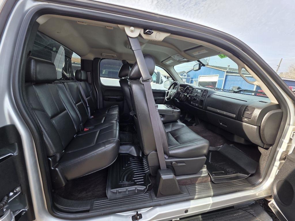 Chevrolet Silverado 1500 4WD Ext Cab 143.5" LT 2013