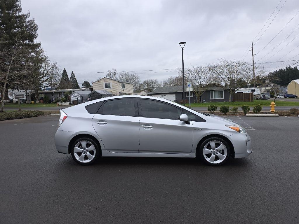 Toyota Prius 5dr HB Three (Natl) 2012
