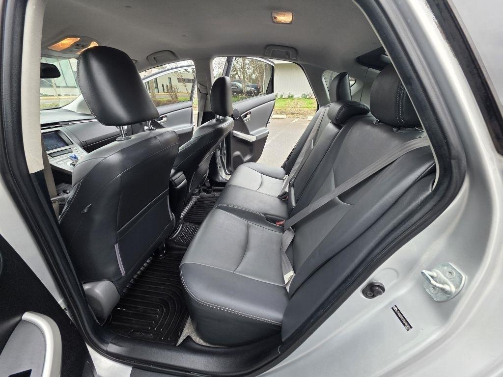 Toyota Prius 5dr HB Three (Natl) 2012