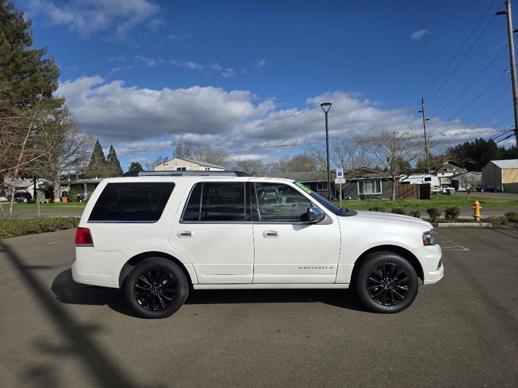 Lincoln Navigator 4WD 4dr 2015