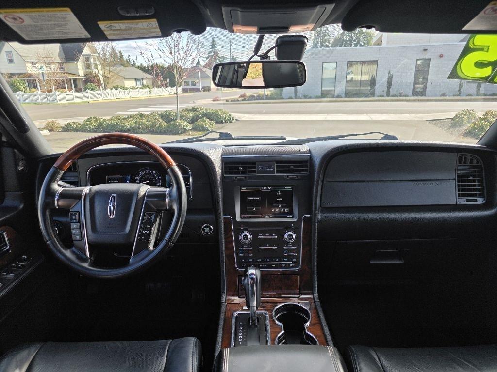 Lincoln Navigator 4WD 4dr 2015