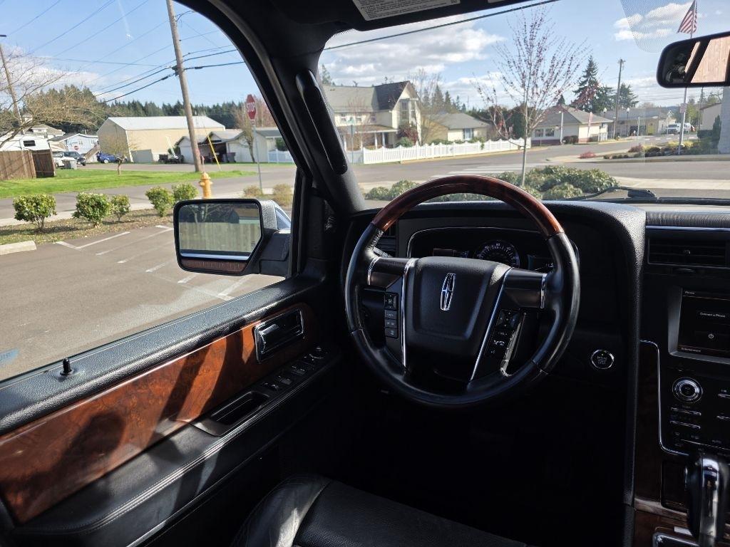 Lincoln Navigator 4WD 4dr 2015