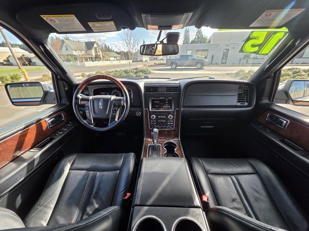 Lincoln Navigator 4WD 4dr 2015