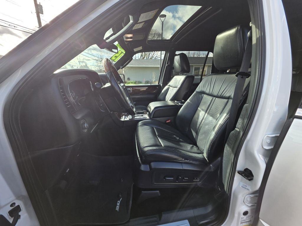 Lincoln Navigator 4WD 4dr 2015