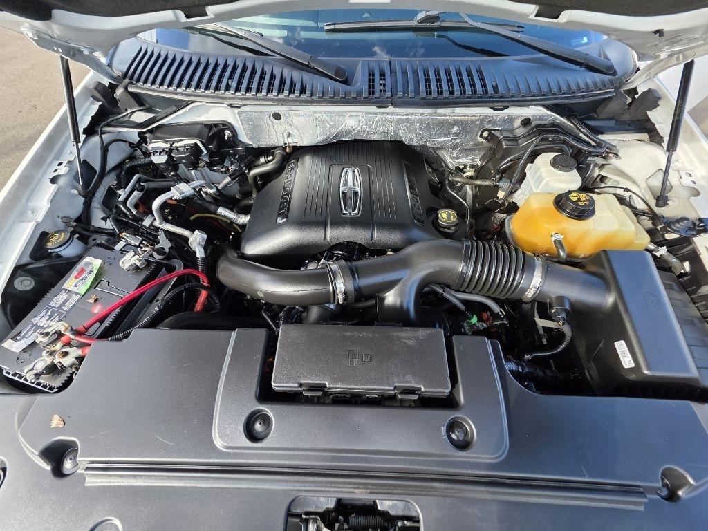 Lincoln Navigator 4WD 4dr 2015