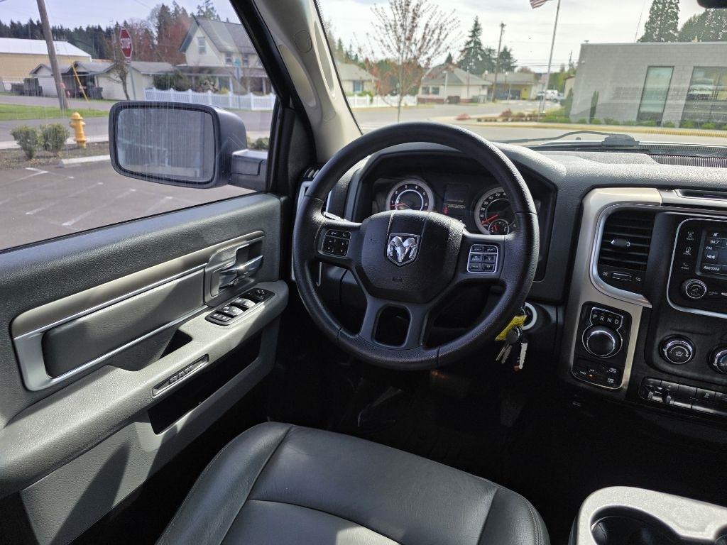 RAM 1500 4WD Crew Cab 140.5" Outdoorsman 2014