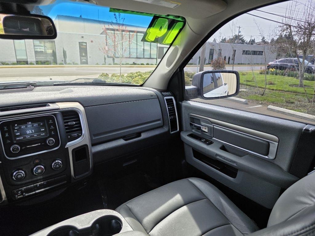 RAM 1500 4WD Crew Cab 140.5" Outdoorsman 2014