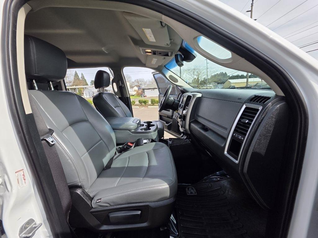 RAM 1500 4WD Crew Cab 140.5" Outdoorsman 2014