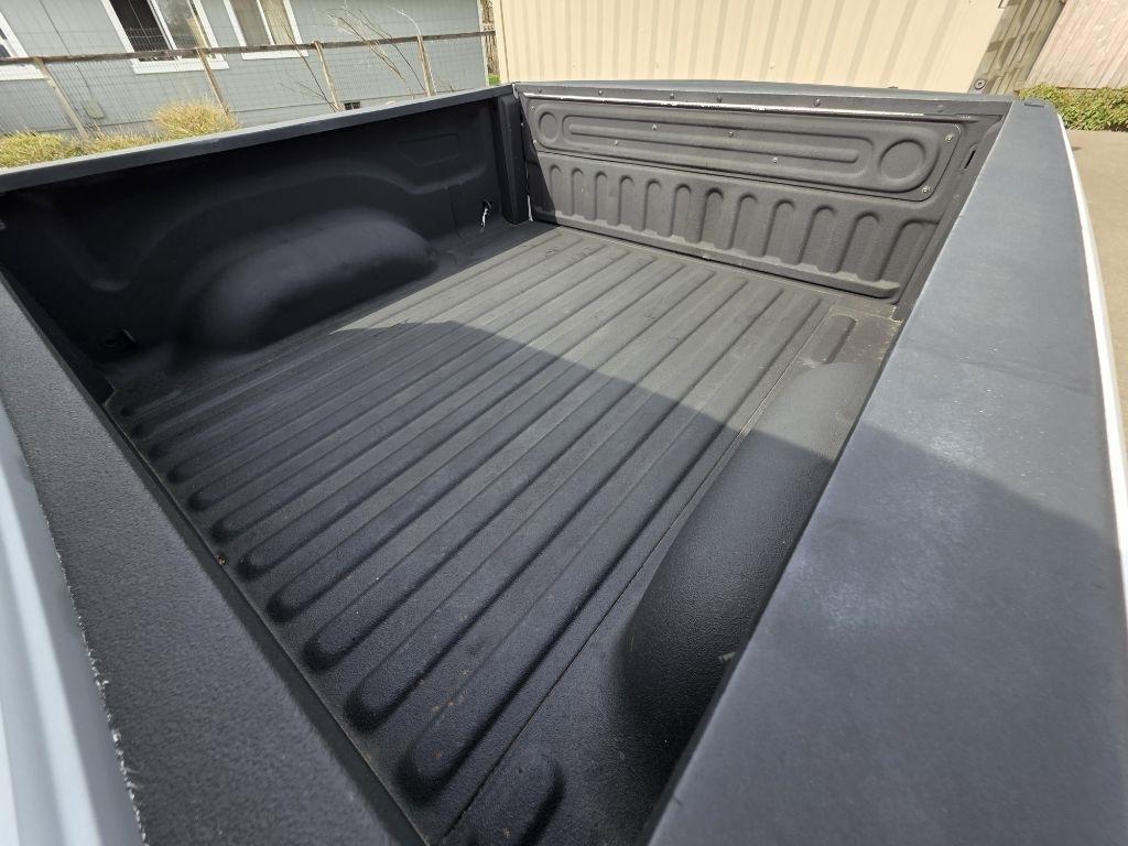 RAM 1500 4WD Crew Cab 140.5" Outdoorsman 2014