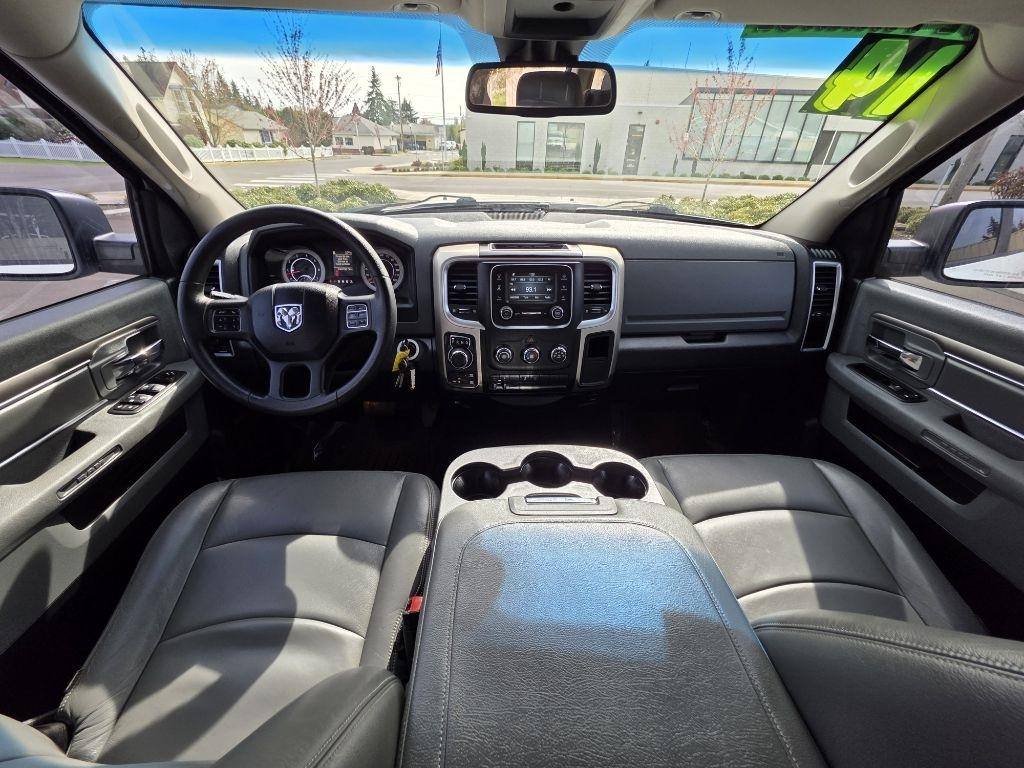 RAM 1500 4WD Crew Cab 140.5" Outdoorsman 2014