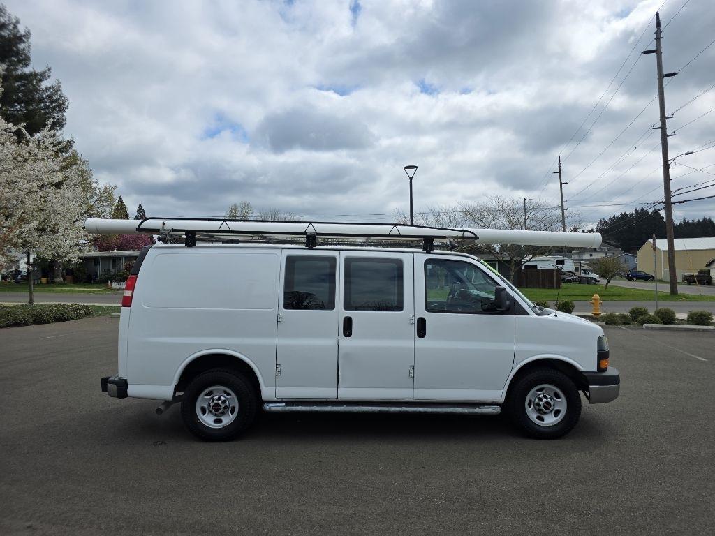 GMC Savana Cargo Van RWD 2500 135" 2014