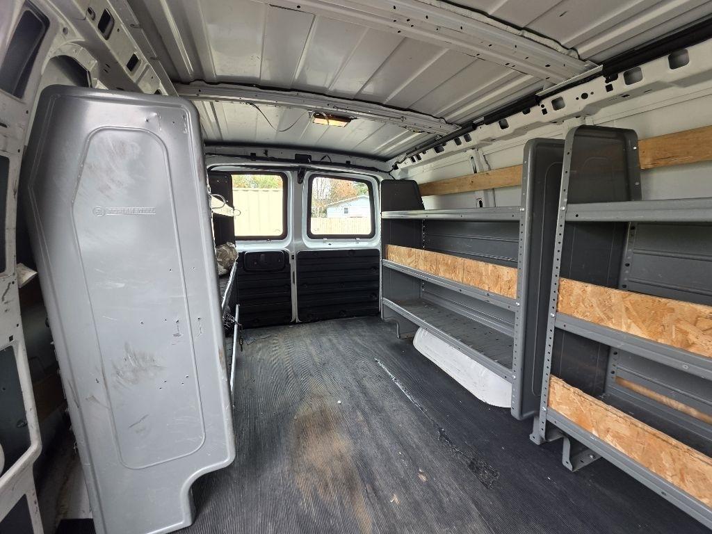 GMC Savana Cargo Van RWD 2500 135" 2014