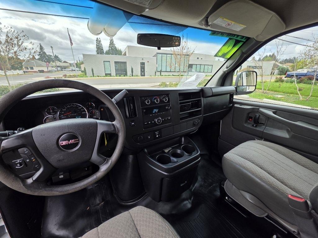 GMC Savana Cargo Van RWD 2500 135" 2014