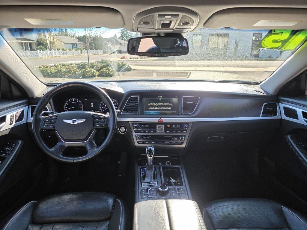 Hyundai Genesis 4dr Sdn V8 5.0L RWD 2015