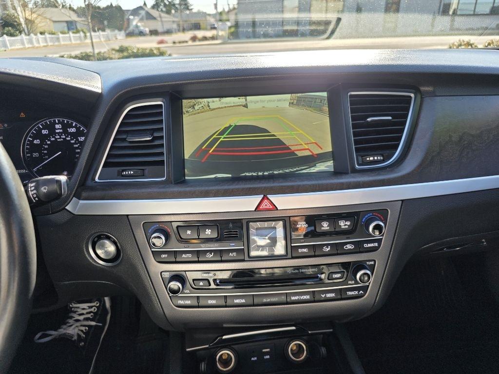 Hyundai Genesis 4dr Sdn V8 5.0L RWD 2015