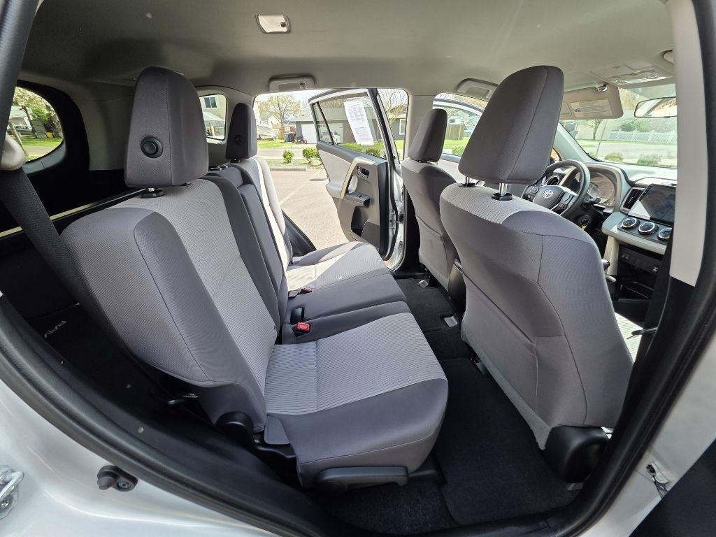 Toyota RAV4 AWD 4dr LE (Natl) 2014