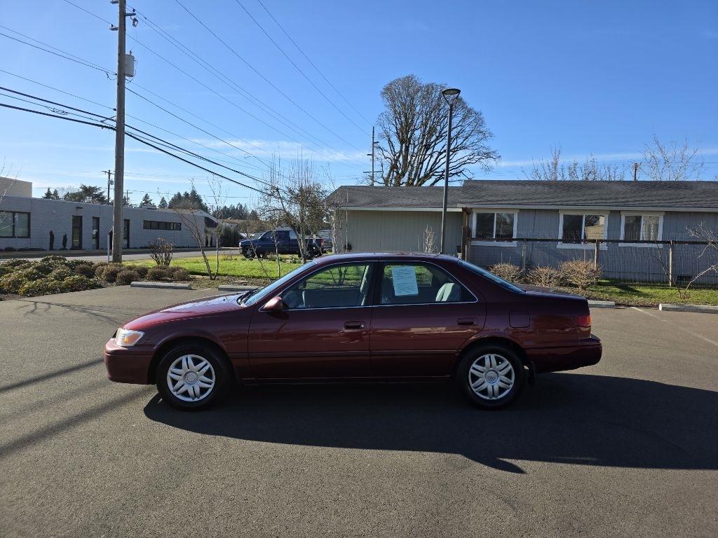 Toyota Camry 4dr Sdn XLE Auto (Natl) 2001