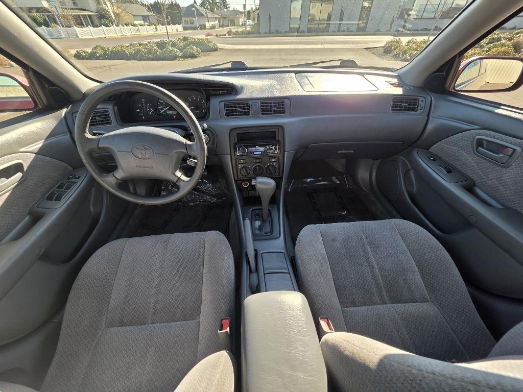 Toyota Camry 4dr Sdn XLE Auto (Natl) 2001