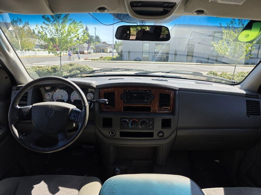 Dodge Ram 2500 4dr Quad Cab 160.5 4WD SLT 2006