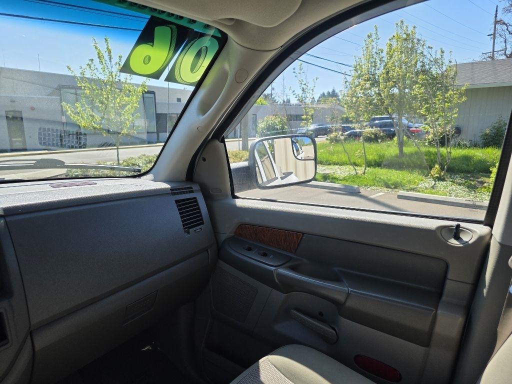 Dodge Ram 2500 4dr Quad Cab 160.5 4WD SLT 2006