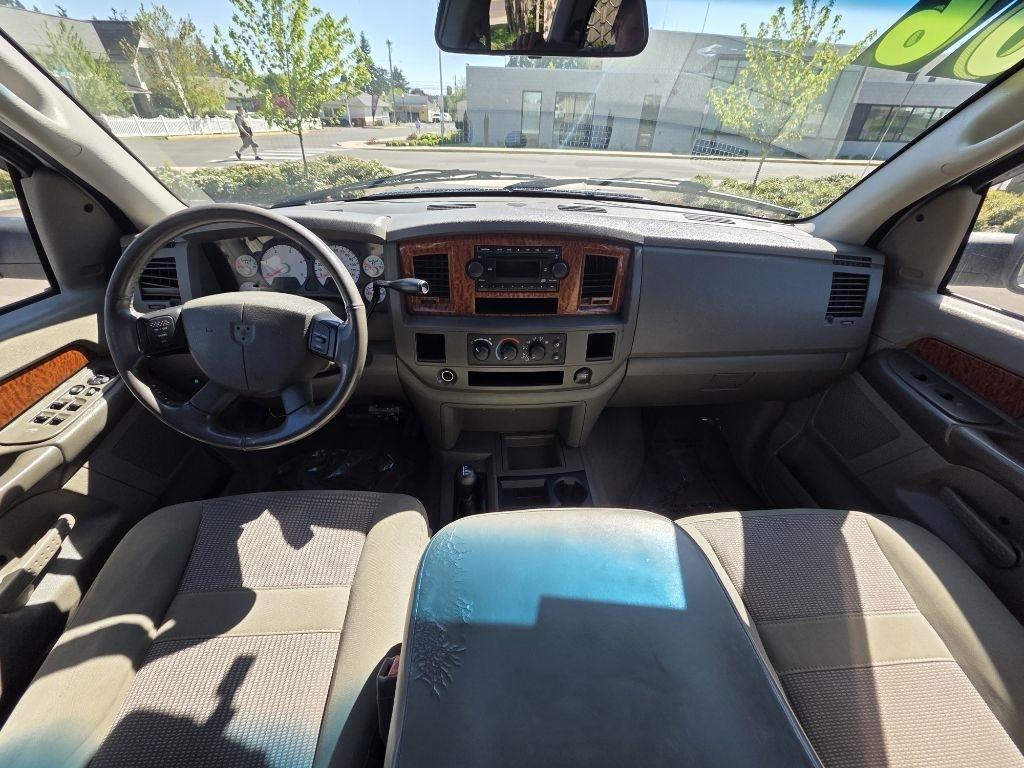 Dodge Ram 2500 4dr Quad Cab 160.5 4WD SLT 2006