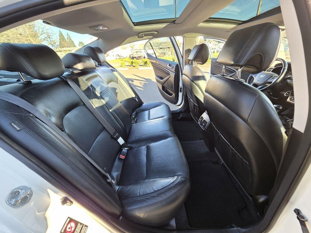 Kia Cadenza 4dr Sdn Premium 2015