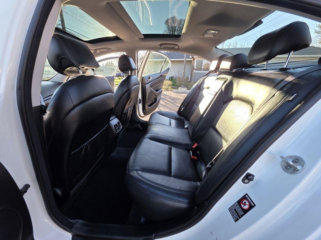 Kia Cadenza 4dr Sdn Premium 2015