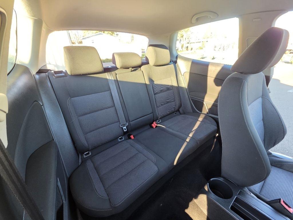 Volkswagen Golf 2dr HB Auto PZEV 2012