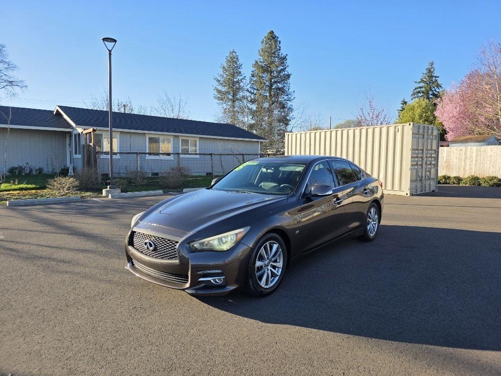 2015 Infiniti Q50 4dr Sdn Premium RWD