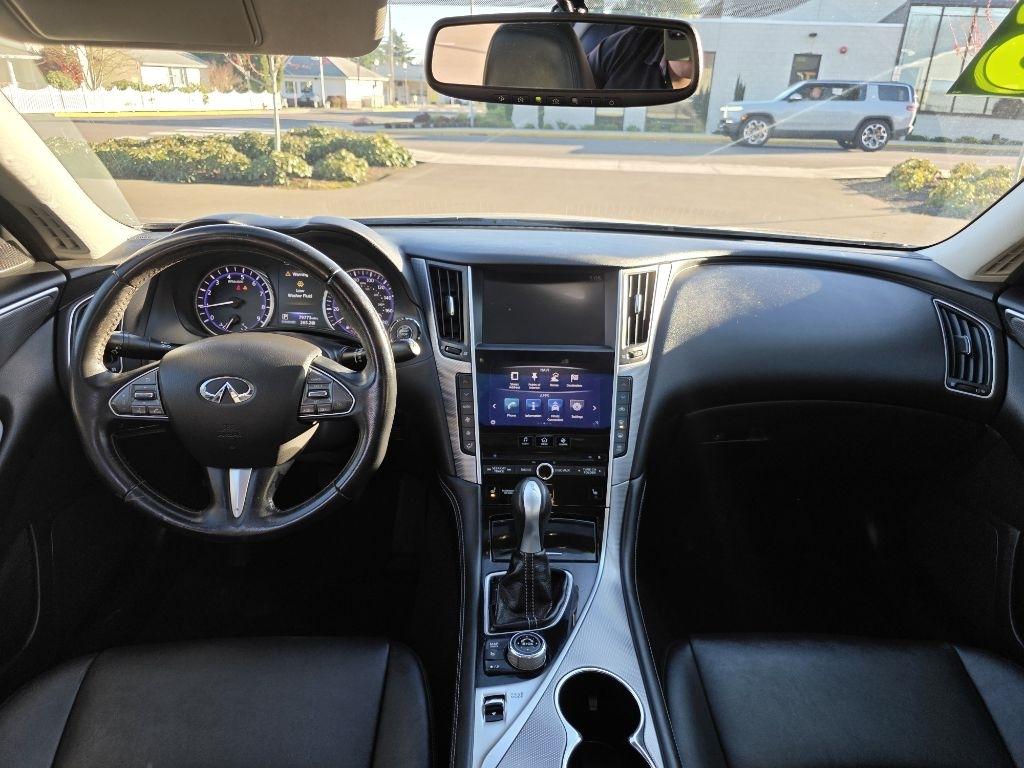 Infiniti Q50 4dr Sdn Premium RWD 2015