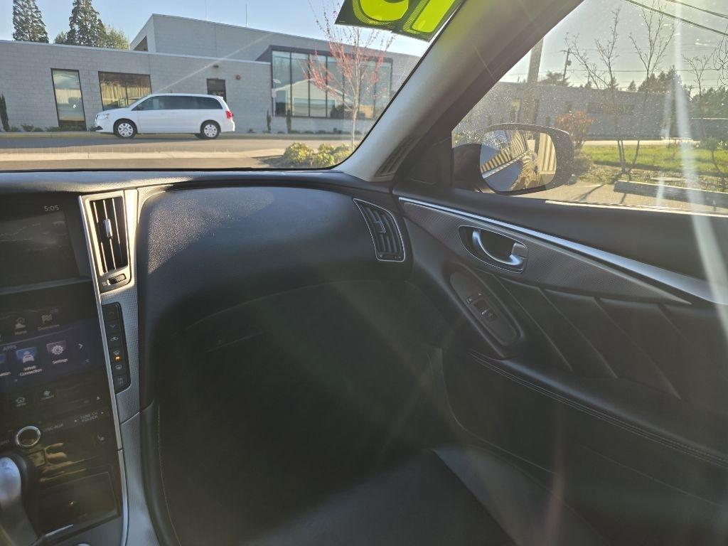 Infiniti Q50 4dr Sdn Premium RWD 2015